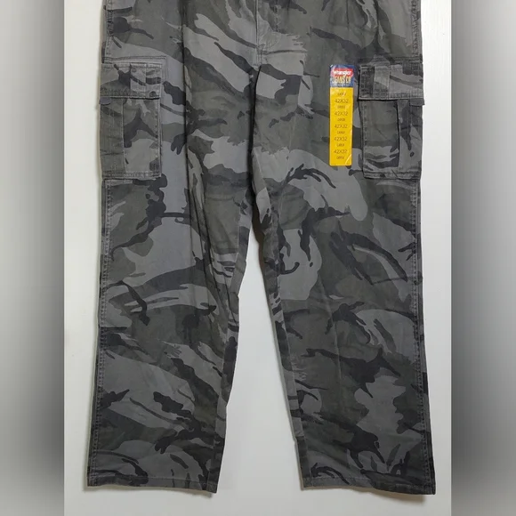 Wrangler Grey Camouflage Cargo Pants - Picture 2 of 10